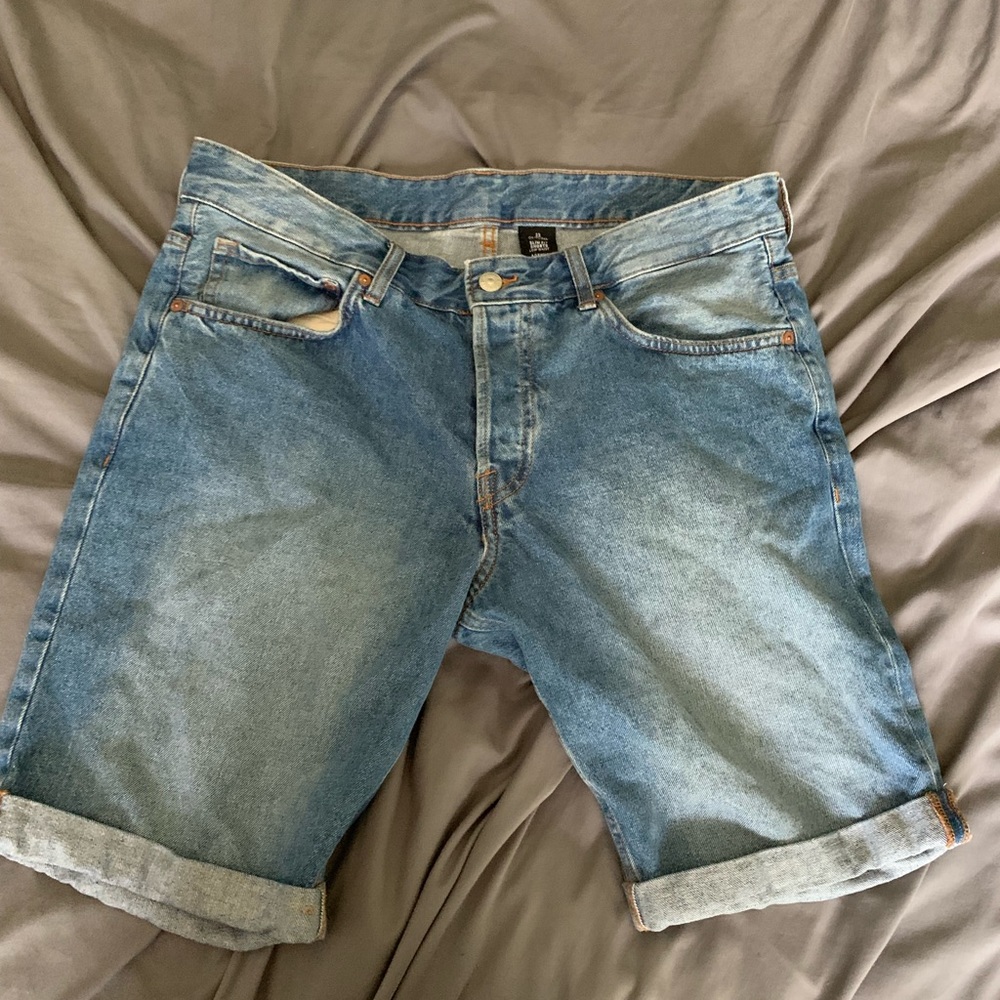 H&M slim fit shorts size 33